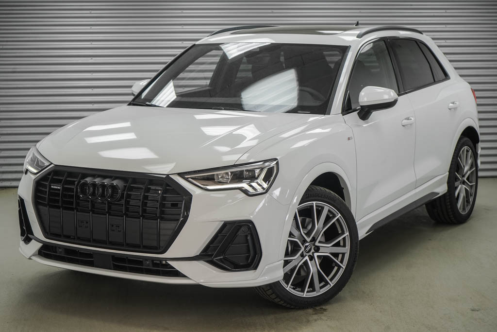 Audi Q3 Geländewagen S-line,Standheizung,20Zoll,AHK